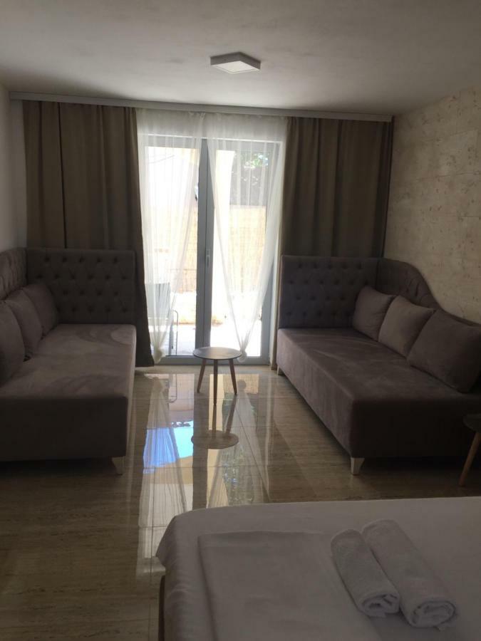 Soheds Apartment บุดวา ภายนอก รูปภาพ